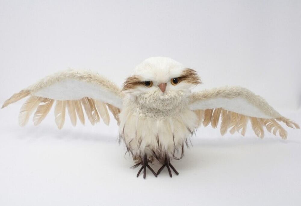 NWT Regency International Flying Snowy Owl 23" Feathers Faux Fur Natural Cream